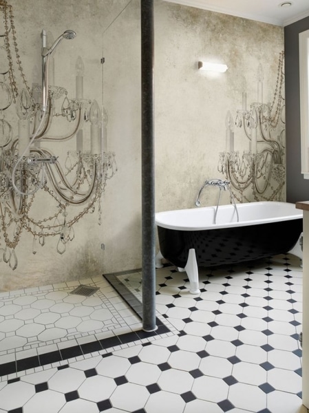  Tapete für ein fugenloses Bad (Foto: Wall&Deco)