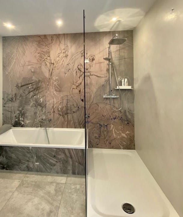 Dusche im WET System Wall&Deco